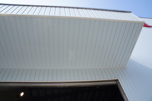 工程實績09-隆記農產公司-採用雙層中空PVC塑鋼浪板