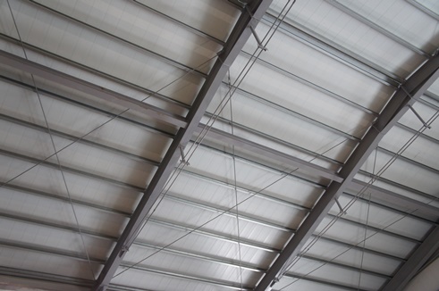 工程實績09-隆記農產公司-採用雙層中空PVC塑鋼浪板