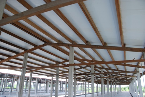 工程實績12-龍冠牧場（搭配太陽能）-採用雙層中空PVC塑鋼浪板